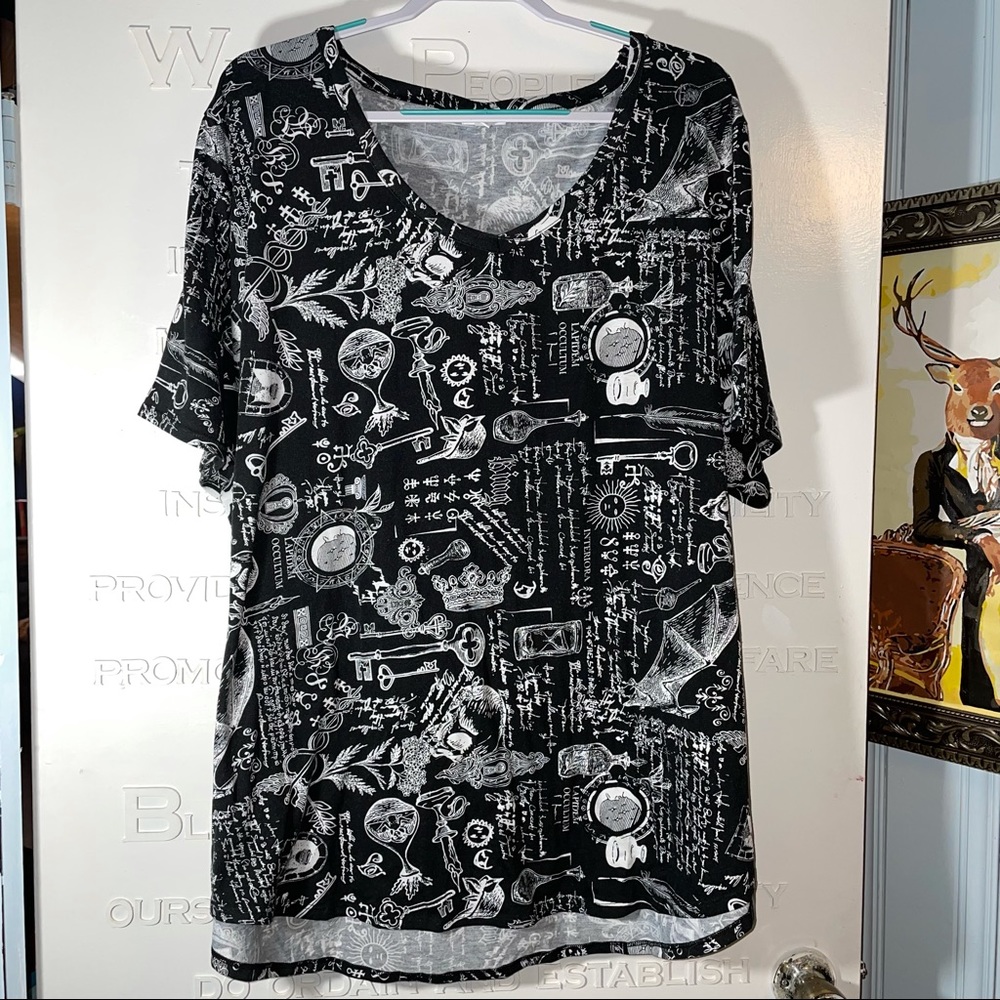 LLR Christi Tee - 3X - Black w/ white spooky print